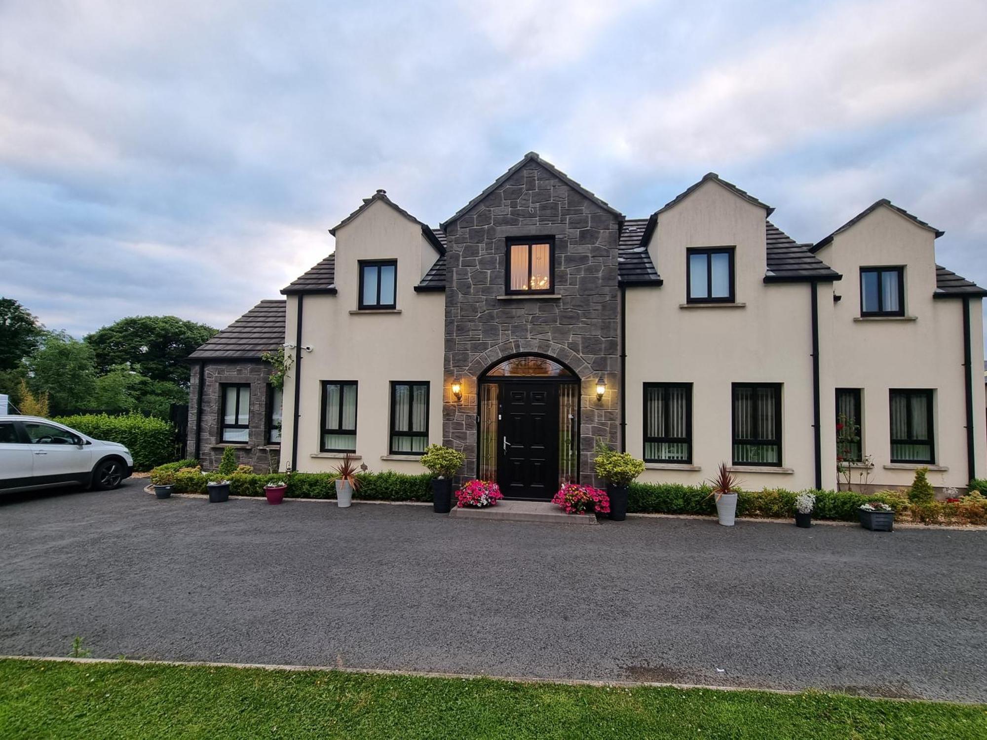 Boutique Country House Aldergrove Bed & Breakfast Crumlin  Exterior photo